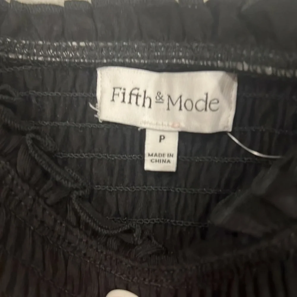 NWOT Fifth & Mode Black Smocked Dress Size P - Picture 3 of 4